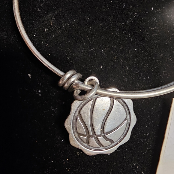 New Bella Ryann Women’s Silver Tone Basketball Slide on Expandable Bracelet - Picture 2 of 3